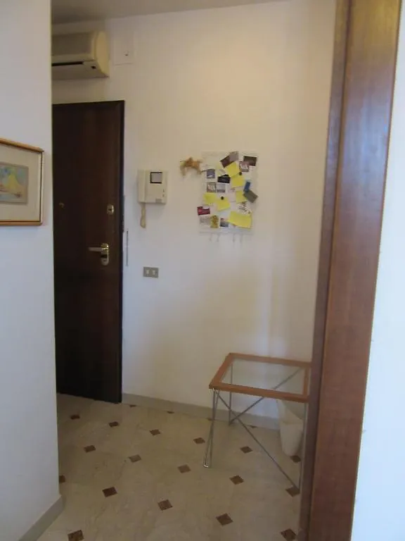 Zara Apartment Treviso 0*,